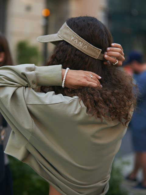 Зеленый козырек из денима со салатовой вышивкой, 7 Зеленый козырек из денима со салатовой вышивкой, 7