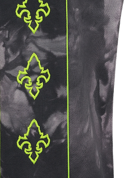 Серый tie-dye костюм с укороченной толстовкой и вышивкой в виде лилий, 4 Серый tie-dye костюм с укороченной толстовкой и вышивкой в виде лилий, 4