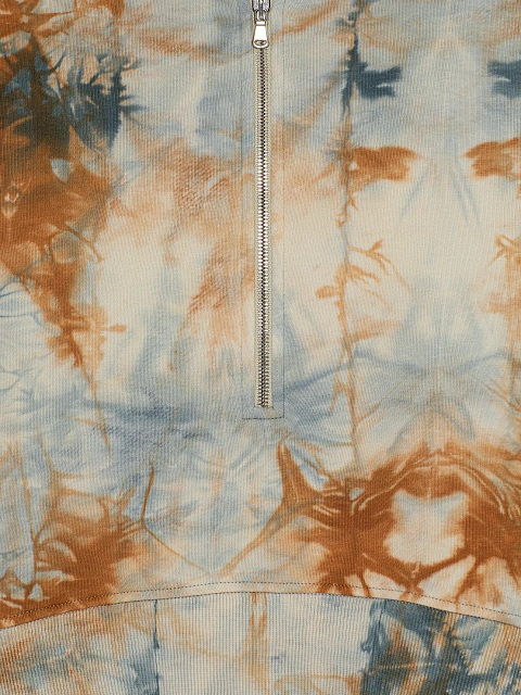 Голубой tie-dye костюм с укороченной толстовкой и вышивкой в виде васильков, 4 Голубой tie-dye костюм с укороченной толстовкой и вышивкой в виде васильков, 4