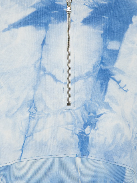 Голубой костюм tie-dye с укороченной толстовкой и вышивкой в виде васильков, 4 Голубой костюм tie-dye с укороченной толстовкой и вышивкой в виде васильков, 4